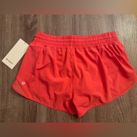 New with tags Lululemon Hotty hot high rise lined short 2.5”, Glaze Pink size 10 - Picture 6 of 11